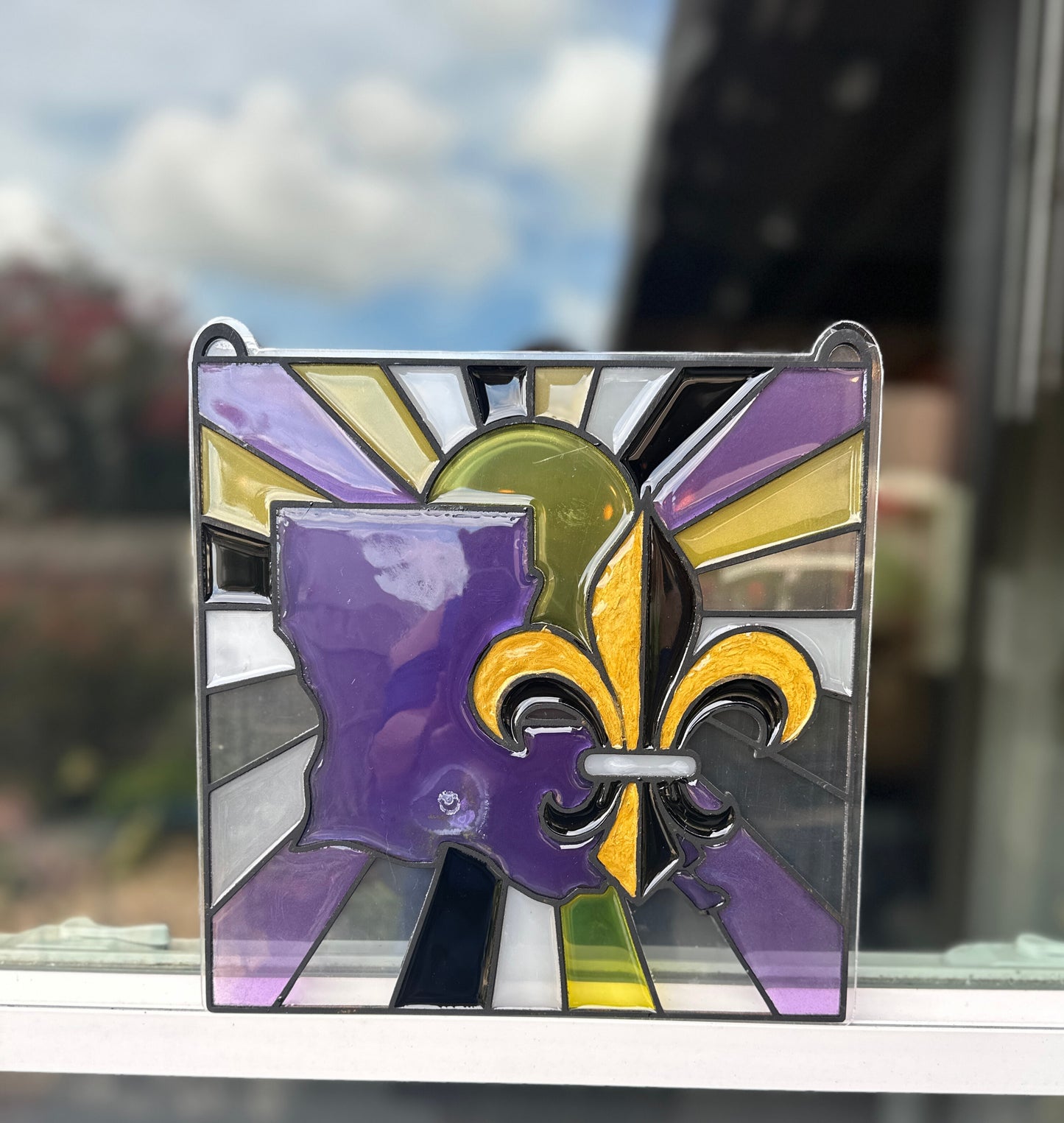 10/16/25 RESIN SUNCATCHERS WORKSHOP